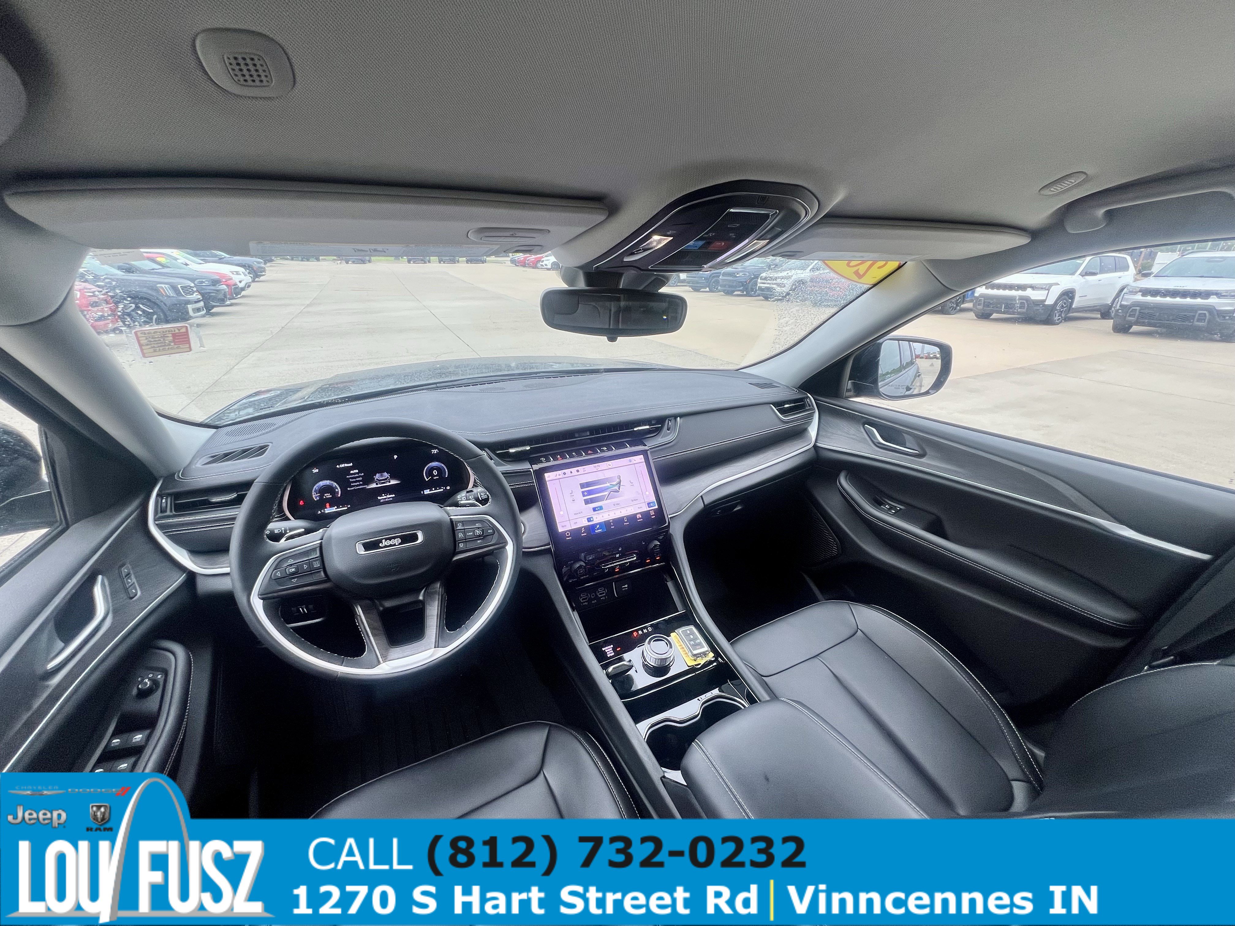 Used 2023 Jeep Grand Cherokee Limited w/ Black Appearance Package AWD/4WD image 15