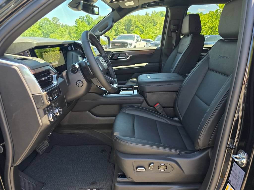 New 2026 GMC Yukon XL Denali w/ Sun & Power Step Package AWD/4WD image 4