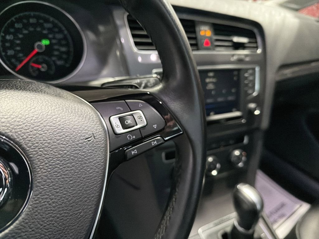 Used 2017 Volkswagen Golf Alltrack SE image 22