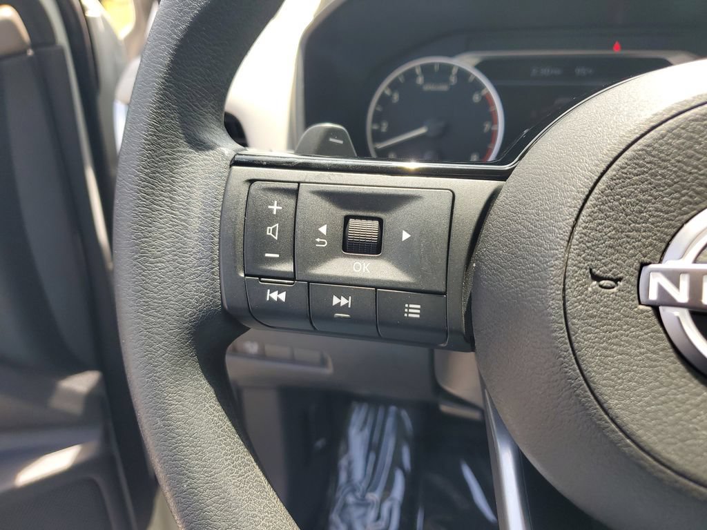 Used 2023 Nissan Rogue SV FWD image 22