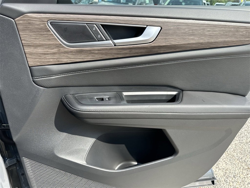 New 2026 Volkswagen Atlas SEL image 32