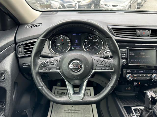 Used 2019 Nissan Rogue SV image 19