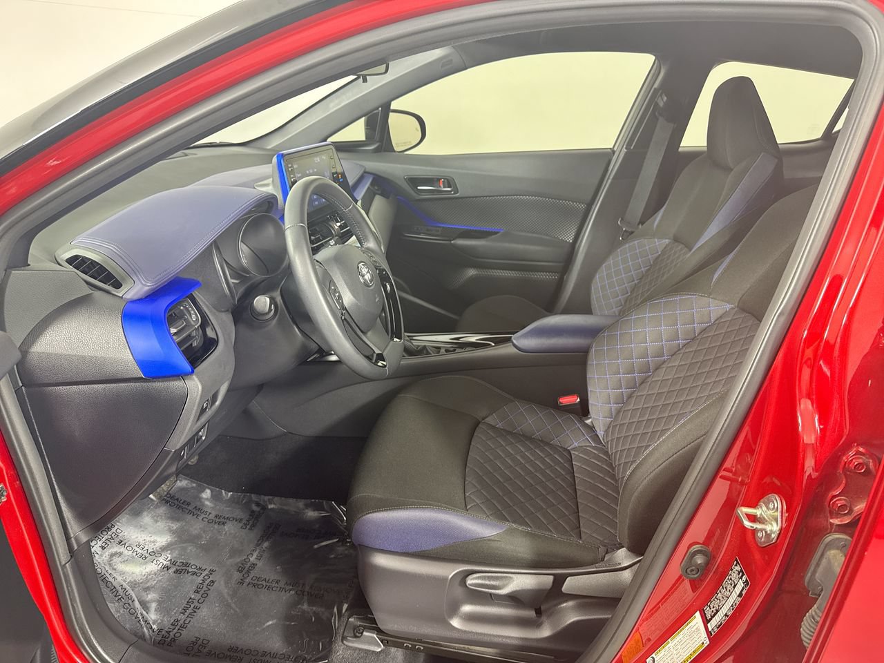 Used 2020 Toyota C-HR XLE FWD image 25