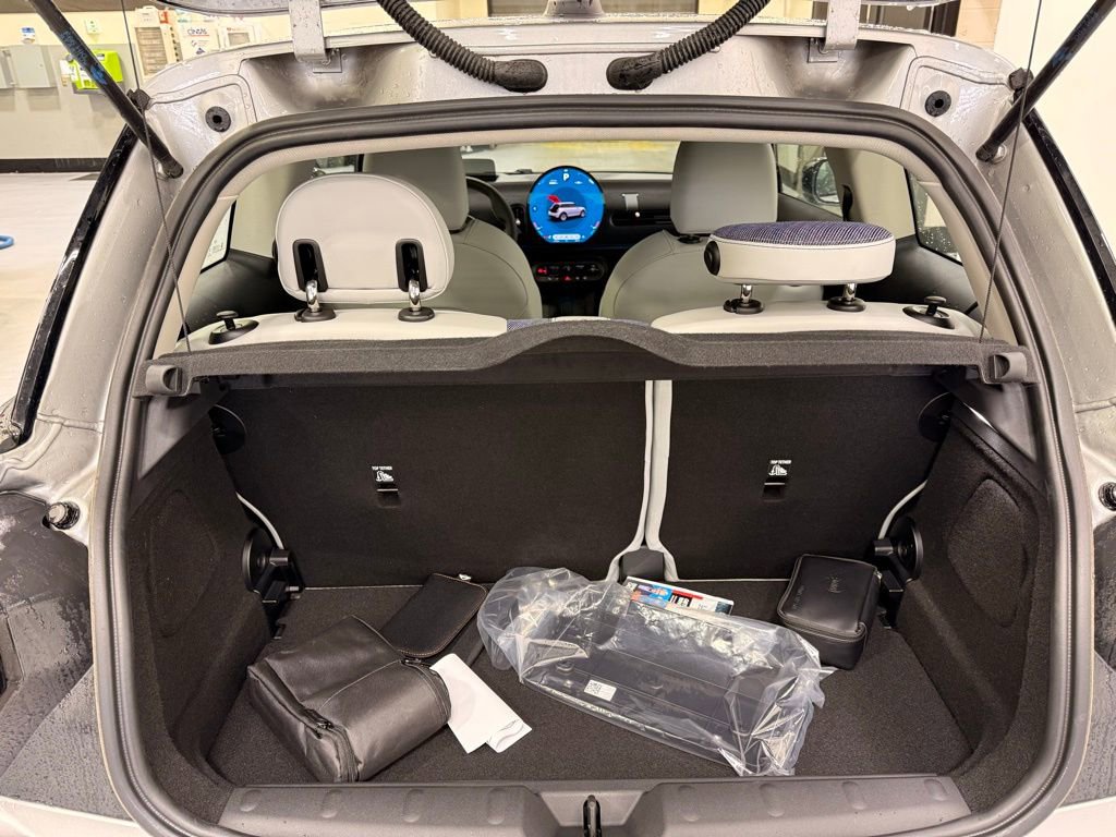 Used 2025 MINI Cooper 2-Door Hardtop image 20