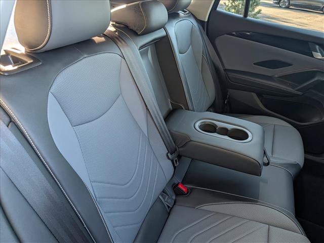 Certified 2025 Volkswagen Tiguan SE AWD/4WD image 16