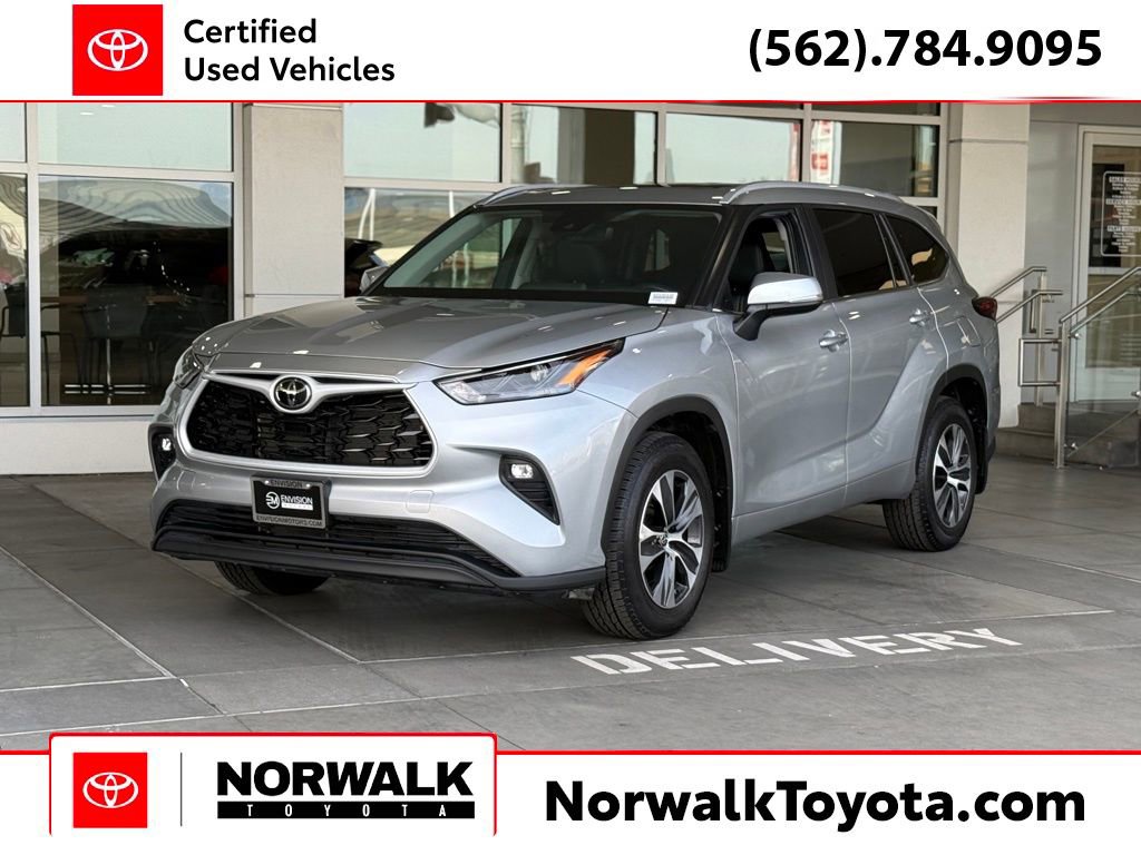 Used 2024 Toyota Highlander XLE video 1