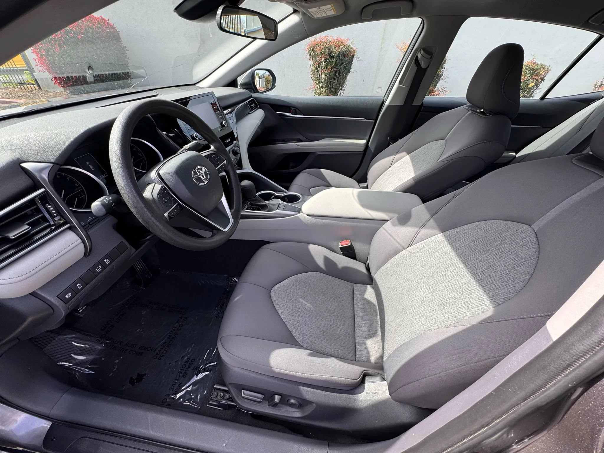 Used 2022 Toyota Camry LE FWD image 10