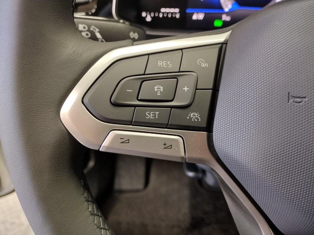 New 2026 Volkswagen Jetta SE FWD image 23