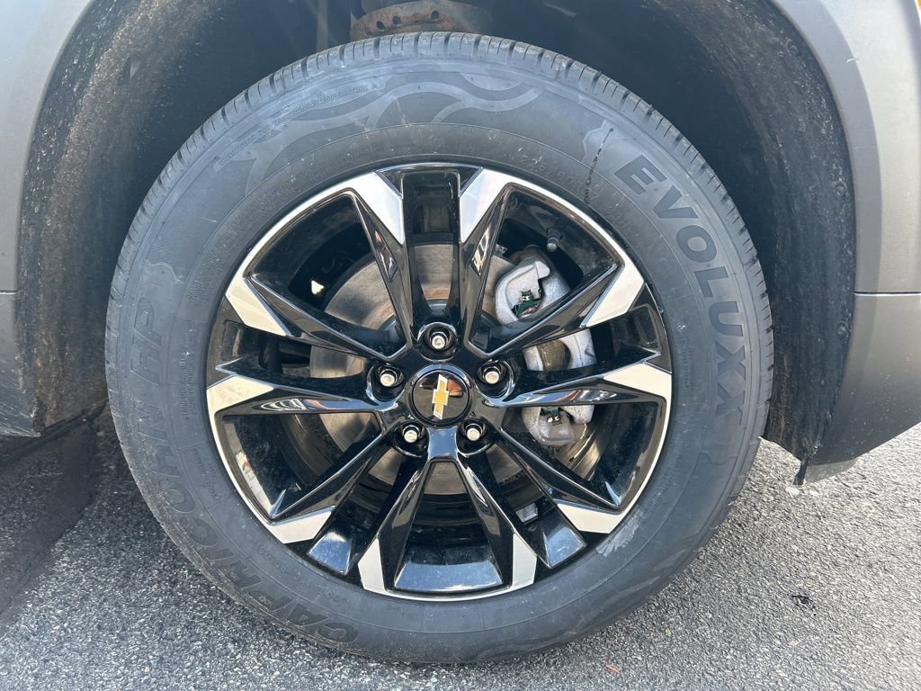 Used 2022 Chevrolet TrailBlazer LT w/ LPO, Blackout Package AWD/4WD image 9