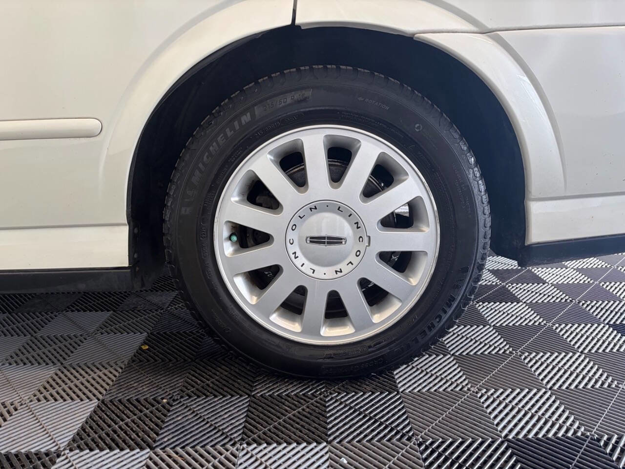 Used 2005 Lincoln LS RWD image 24