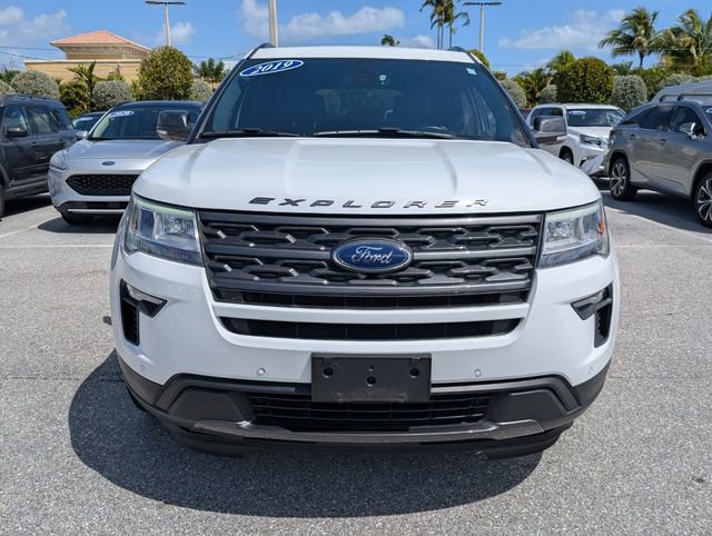 Certified 2019 Ford Explorer XLT w/ Equipment Group 202A AWD/4WD image 2