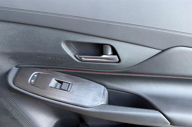 New 2027 Nissan Sentra SR w/ Floor Mat Package FWD image 18