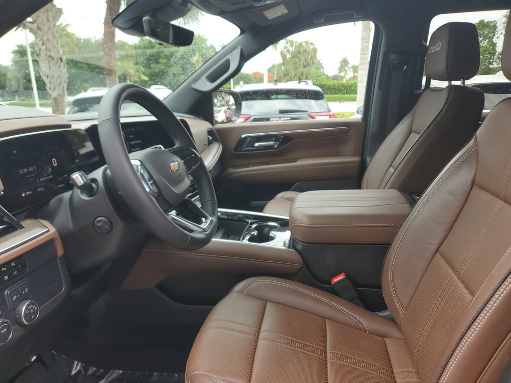 Certified 2025 Chevrolet Tahoe High Country AWD/4WD image 22