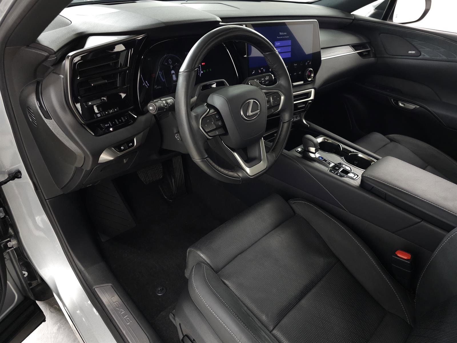 Certified 2023 Lexus RX 350 w/ Cold Area Package AWD/4WD image 16