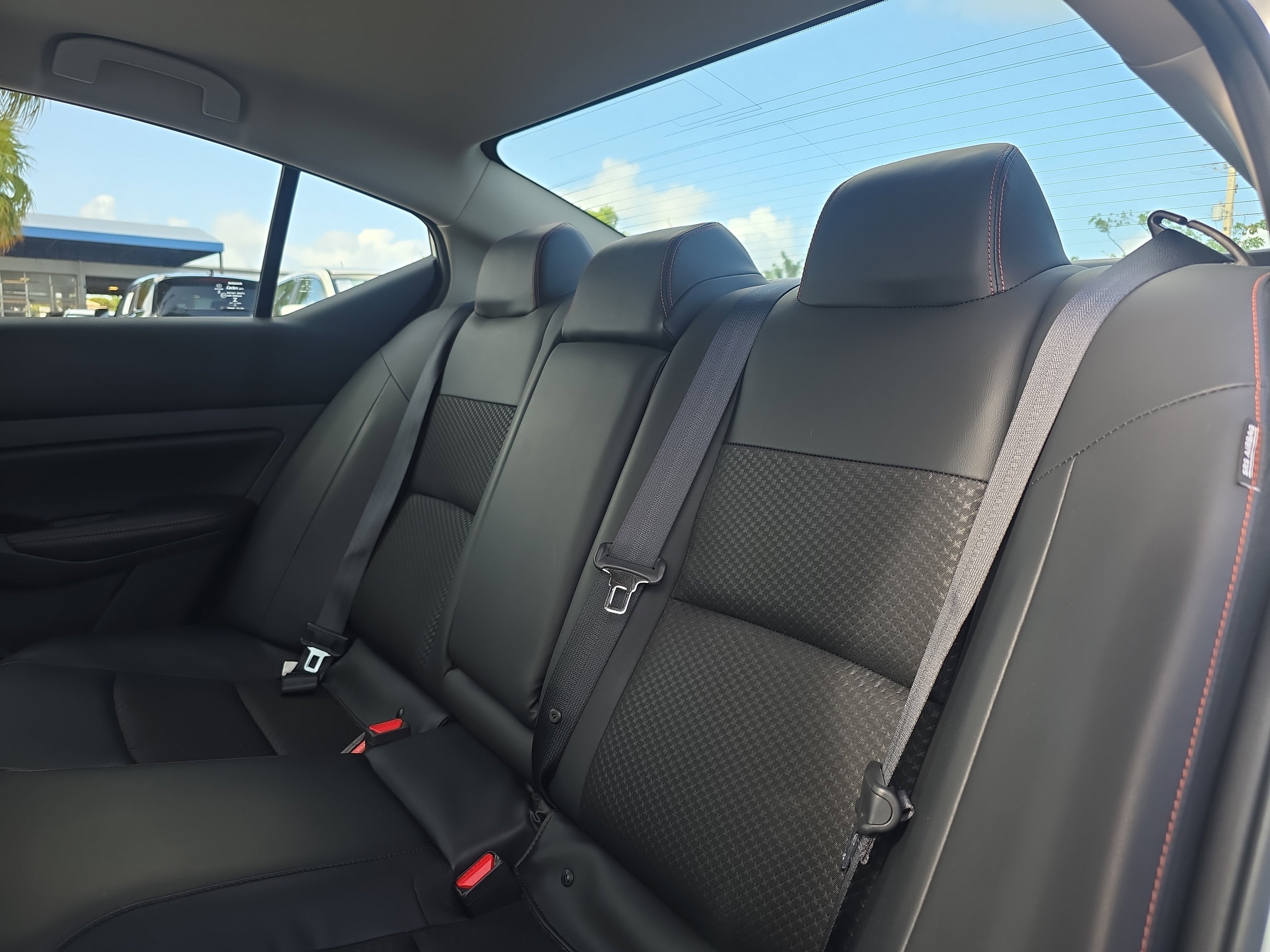 Used 2025 Nissan Altima 2.5 SR AWD/4WD image 16