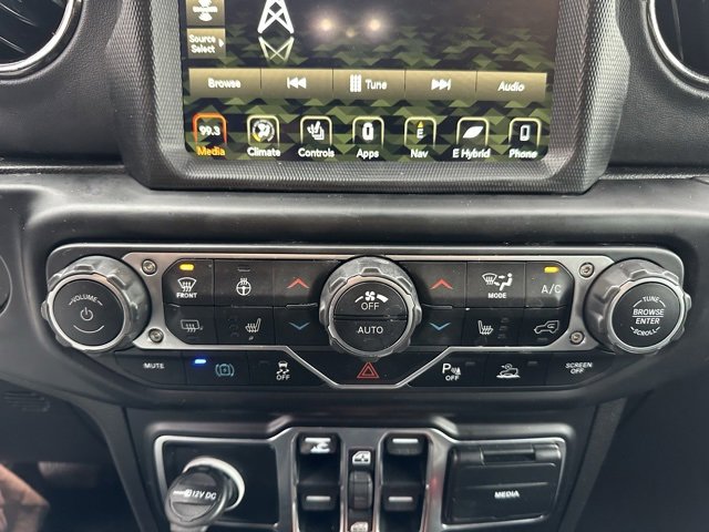 Used 2021 Jeep Wrangler Unlimited Sahara image 35