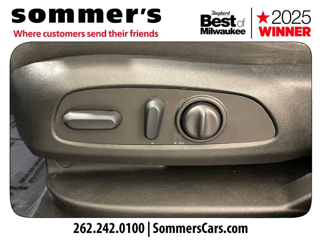 Used 2023 GMC Acadia SLE w/ Driver Convenience Package image 10