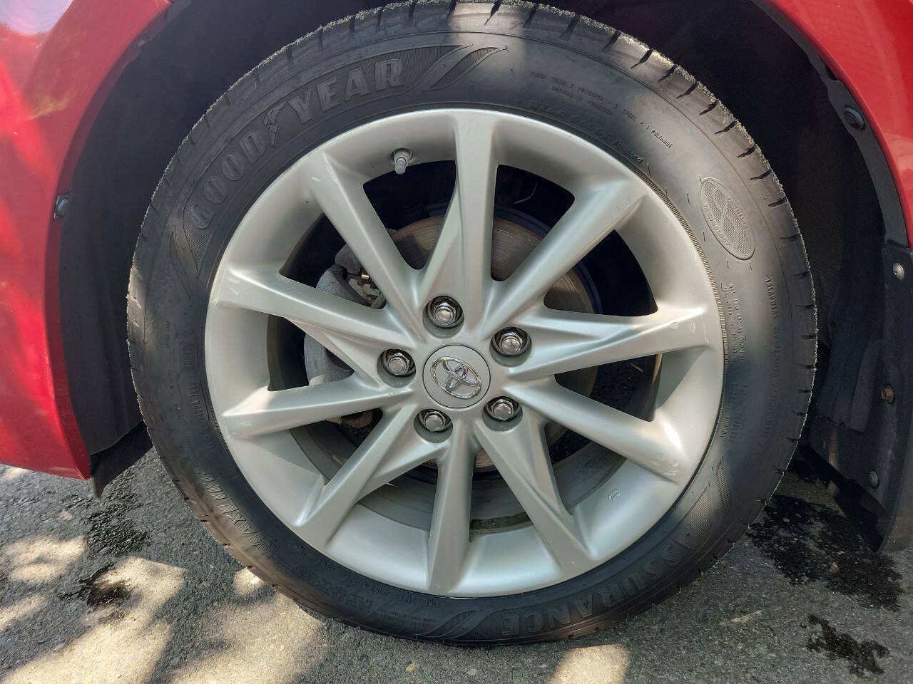 Used 2013 Toyota Prius V Five FWD image 17