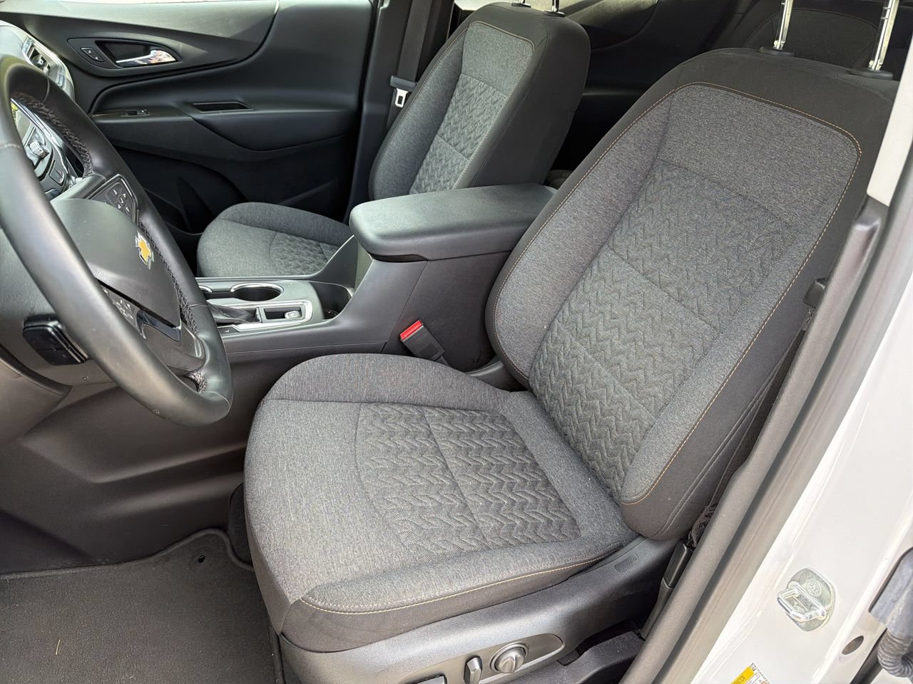 Used 2024 Chevrolet Equinox LT FWD image 18