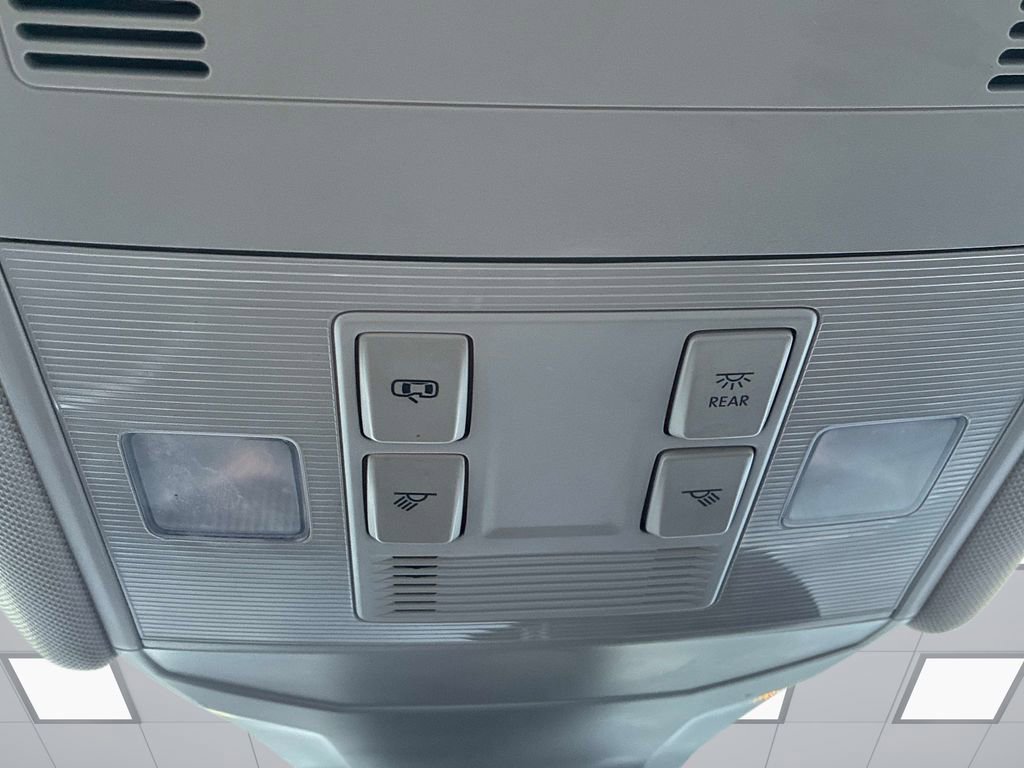 Used 2024 Volkswagen Jetta SE image 38