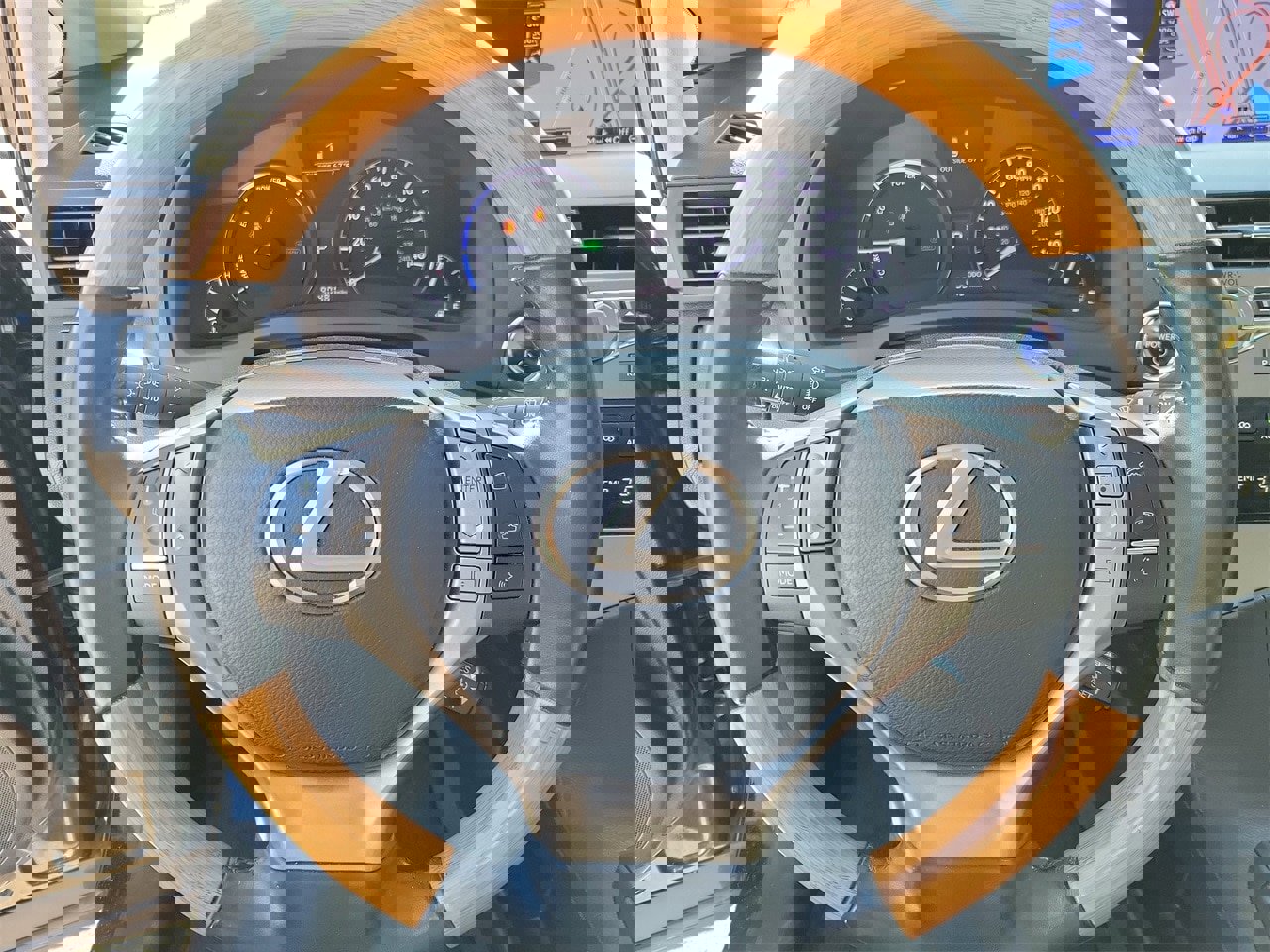 Used 2015 Lexus RX 450h FWD image 18