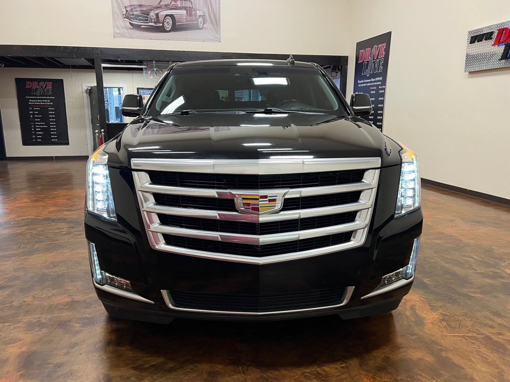 Used 2018 Cadillac Escalade Luxury RWD image 4