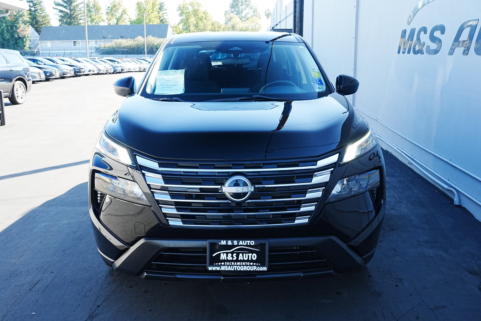 Used 2024 Nissan Rogue S image 2