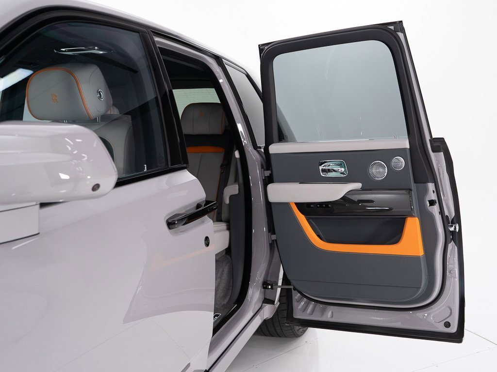 Certified 2025 Rolls-Royce Cullinan Black Badge image 22