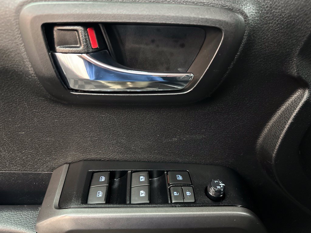 Used 2023 Toyota Tacoma TRD Sport w/ Technology Package AWD/4WD image 18
