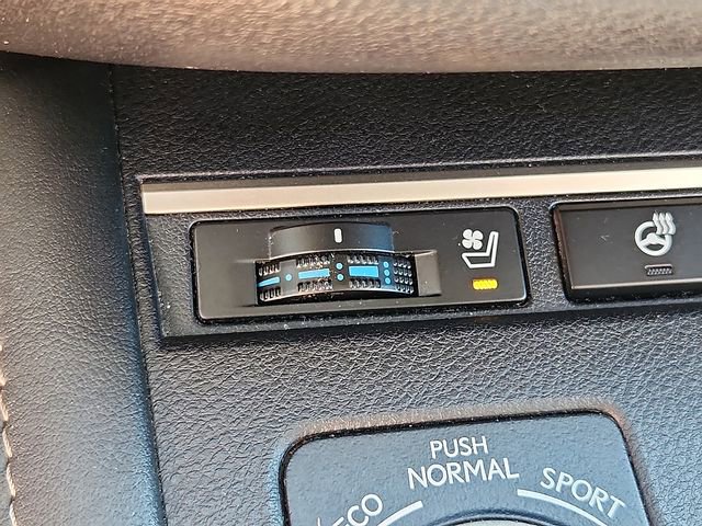 Used 2016 Lexus ES 350 w/ Navigation System Package image 24