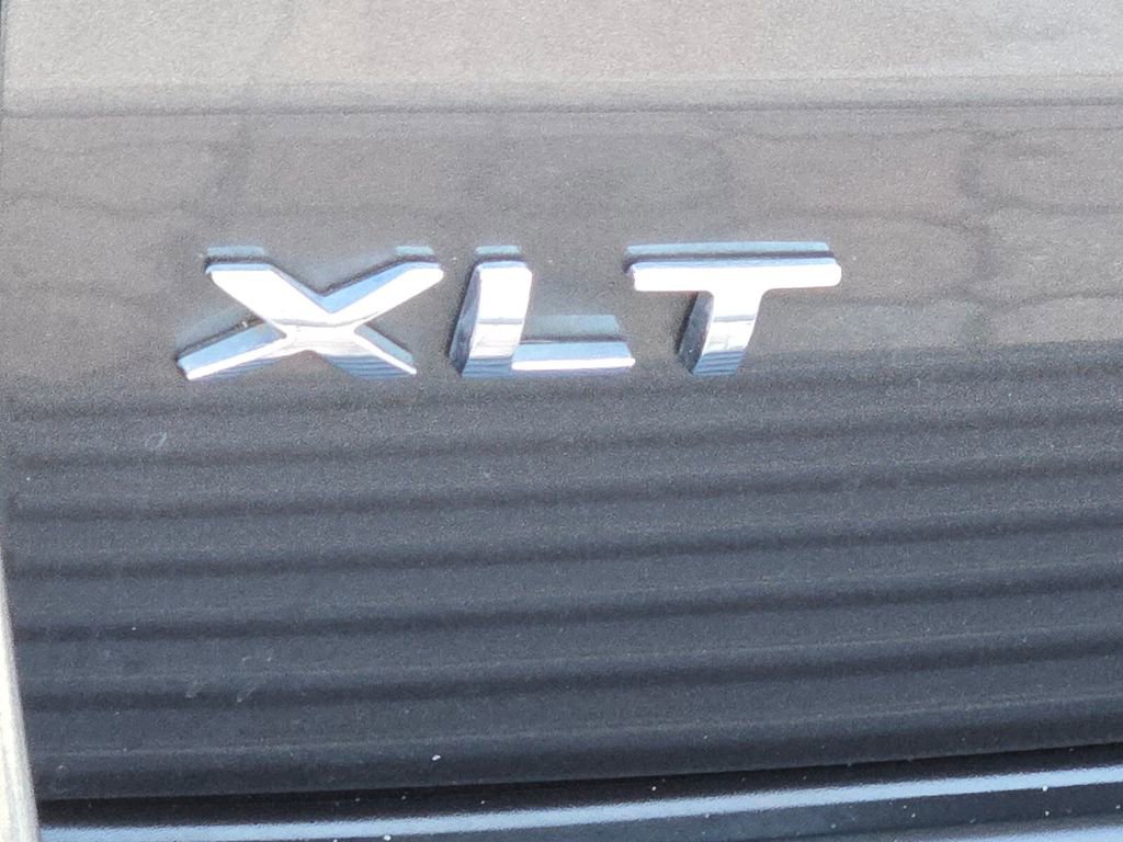 Used 2019 Ford Expedition Max XLT w/ Equipment Group 202A image 11