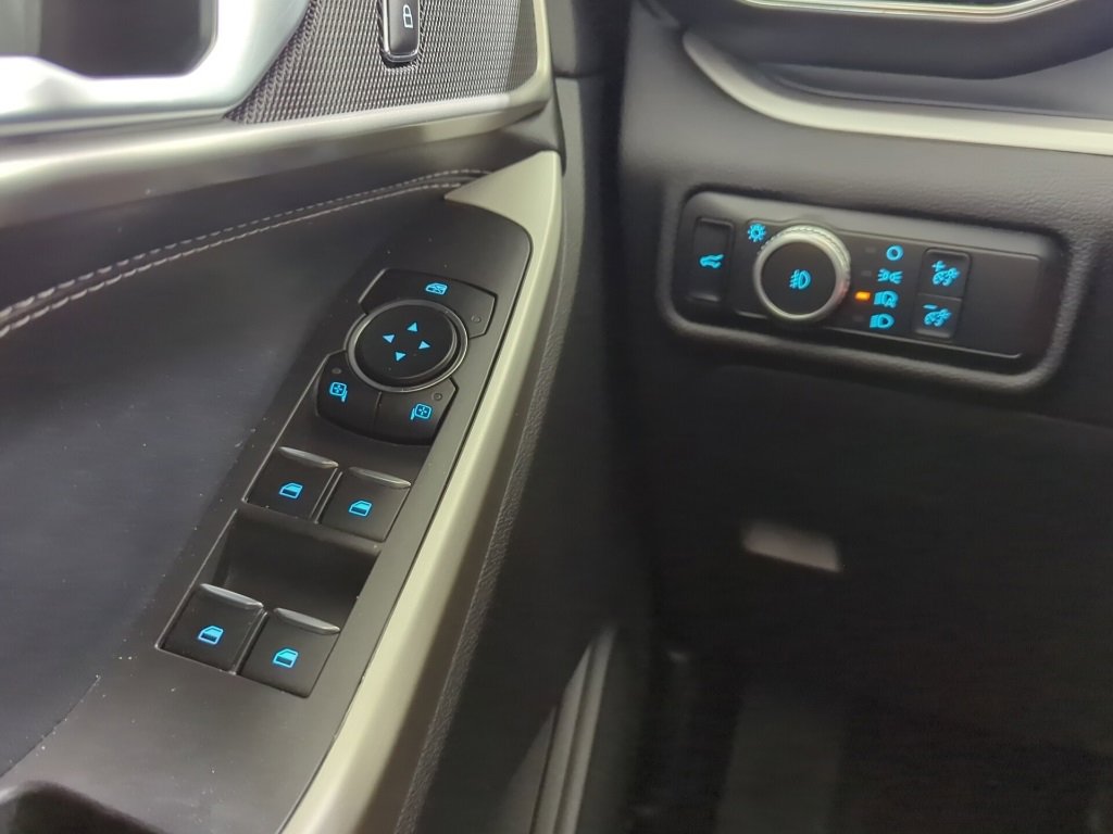 Certified 2022 Ford Explorer XLT w/ Equipment Group 202A image 19