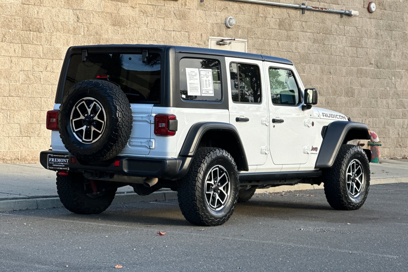 Used 2026 Jeep Wrangler Unlimited Rubicon AWD/4WD image 3