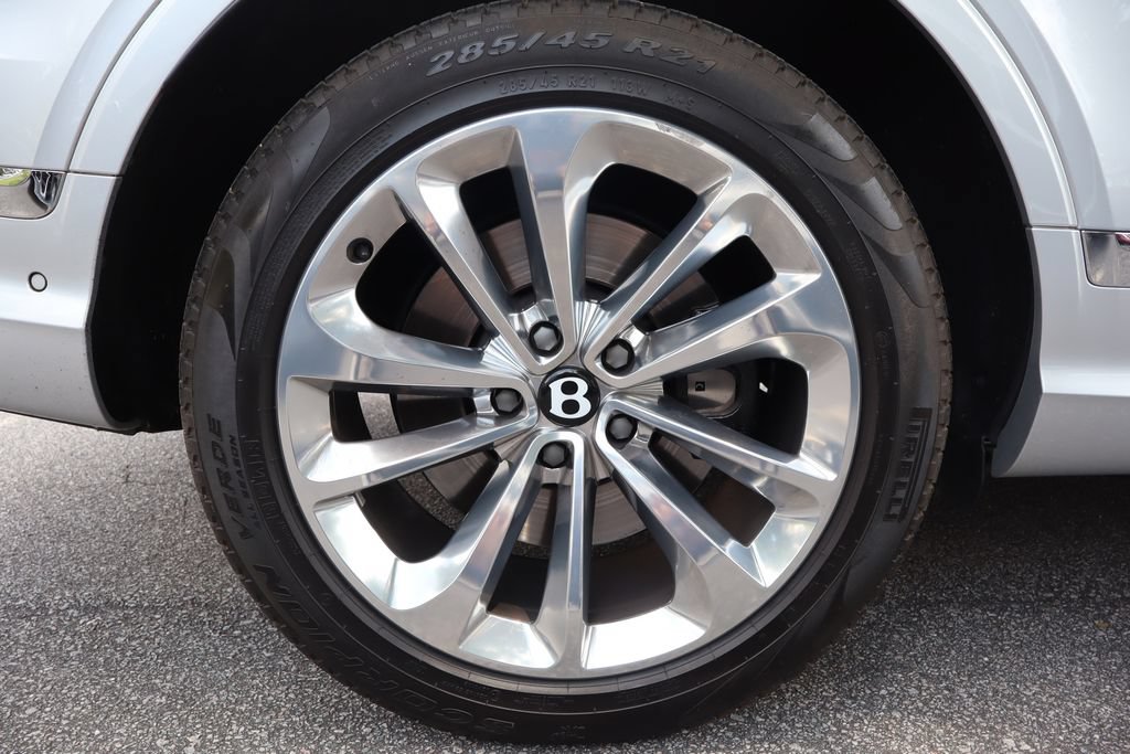 Used 2023 Bentley Bentayga Extended Wheelbase AWD/4WD image 23