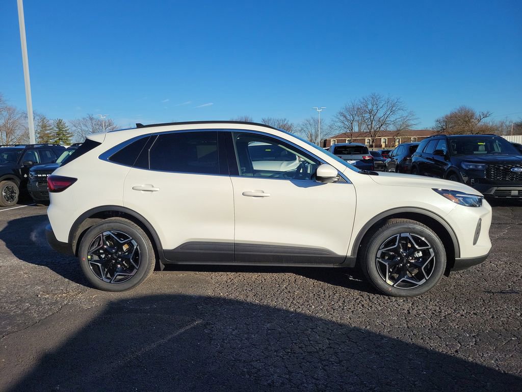 New 2026 Ford Escape Platinum w/ Premium Technology Package image 3