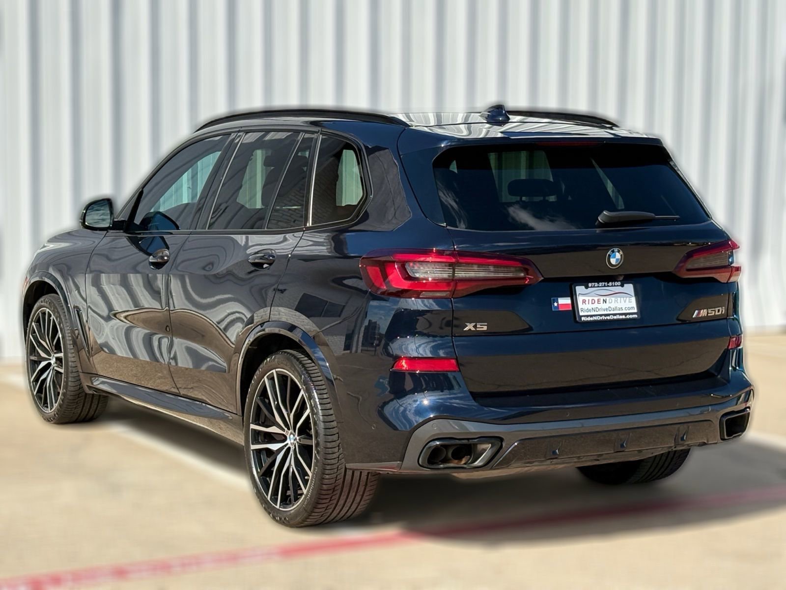 Used 2023 BMW X5 M50i w/ Parking Assistance Package image 6
