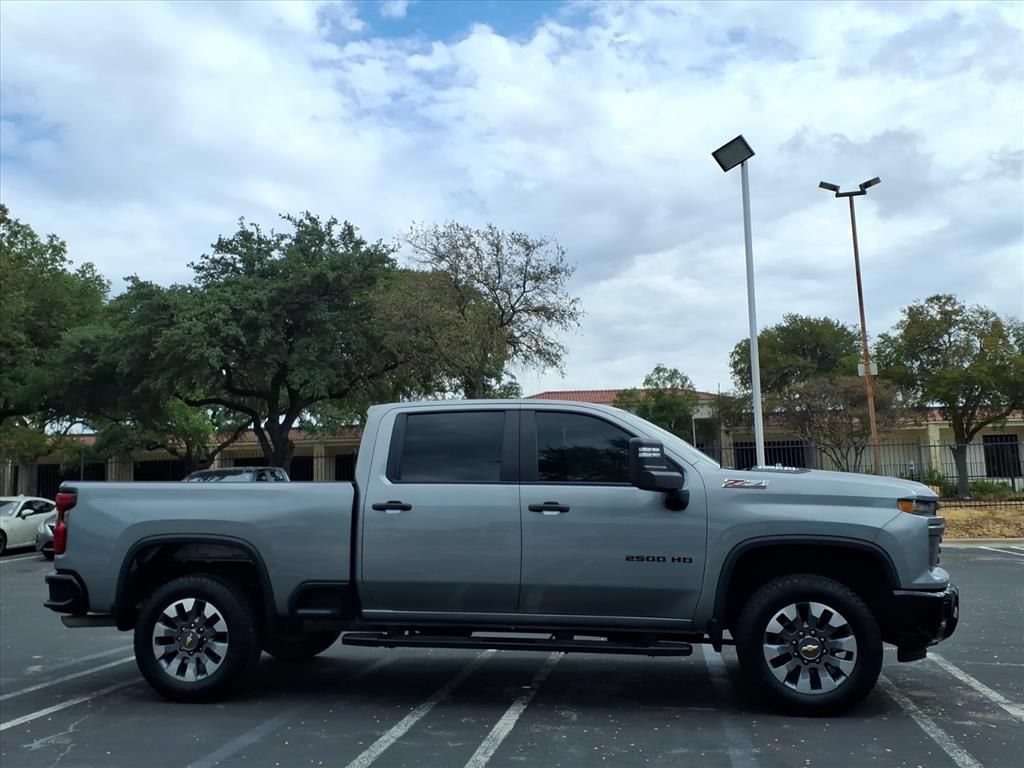 Used 2024 Chevrolet Silverado 2500 Custom w/ Custom Value Package AWD/4WD video 3