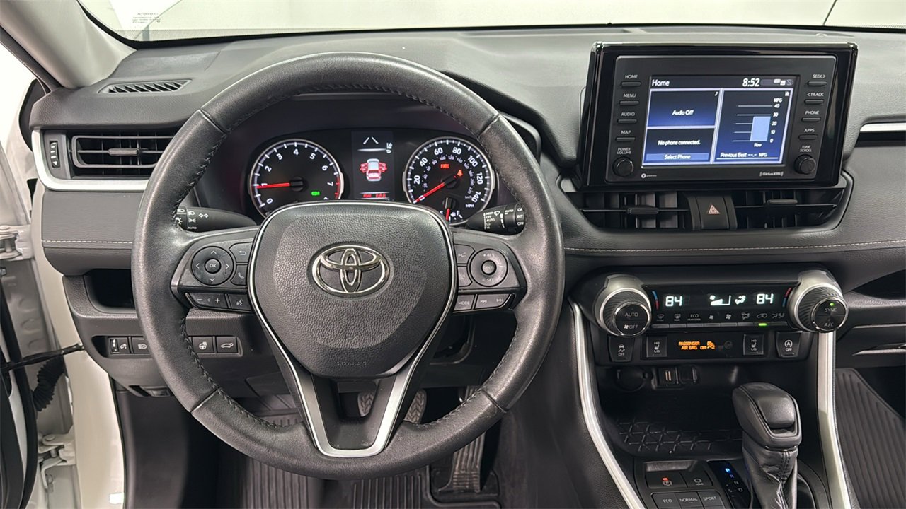 Used 2022 Toyota RAV4 XLE image 9