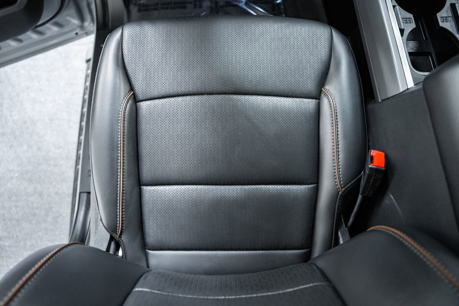 Used 2025 Ford F250 Lariat w/ Black Appearance Package image 38