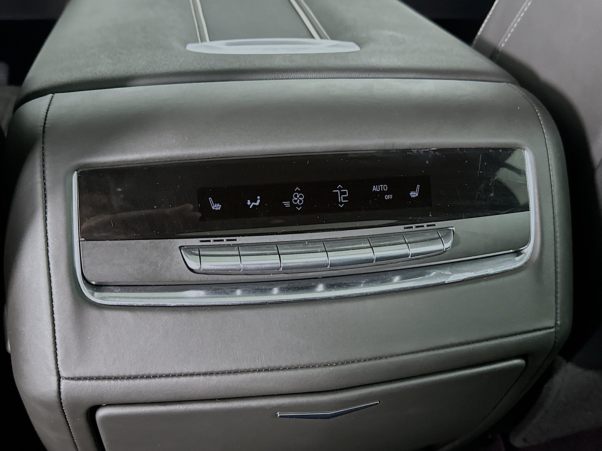 Used 2025 Cadillac Escalade Sport Platinum w/ LPO, Floor Liner Package AWD/4WD image 29
