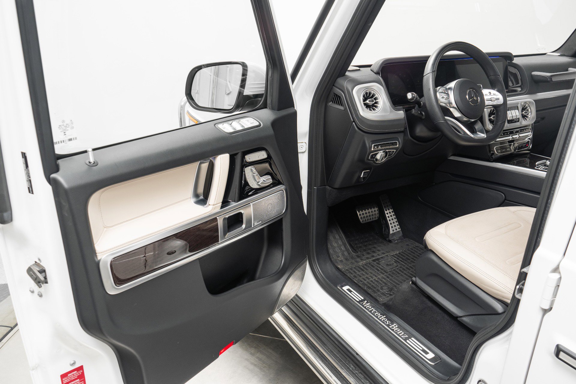 Used 2024 Mercedes-Benz G 550 image 23