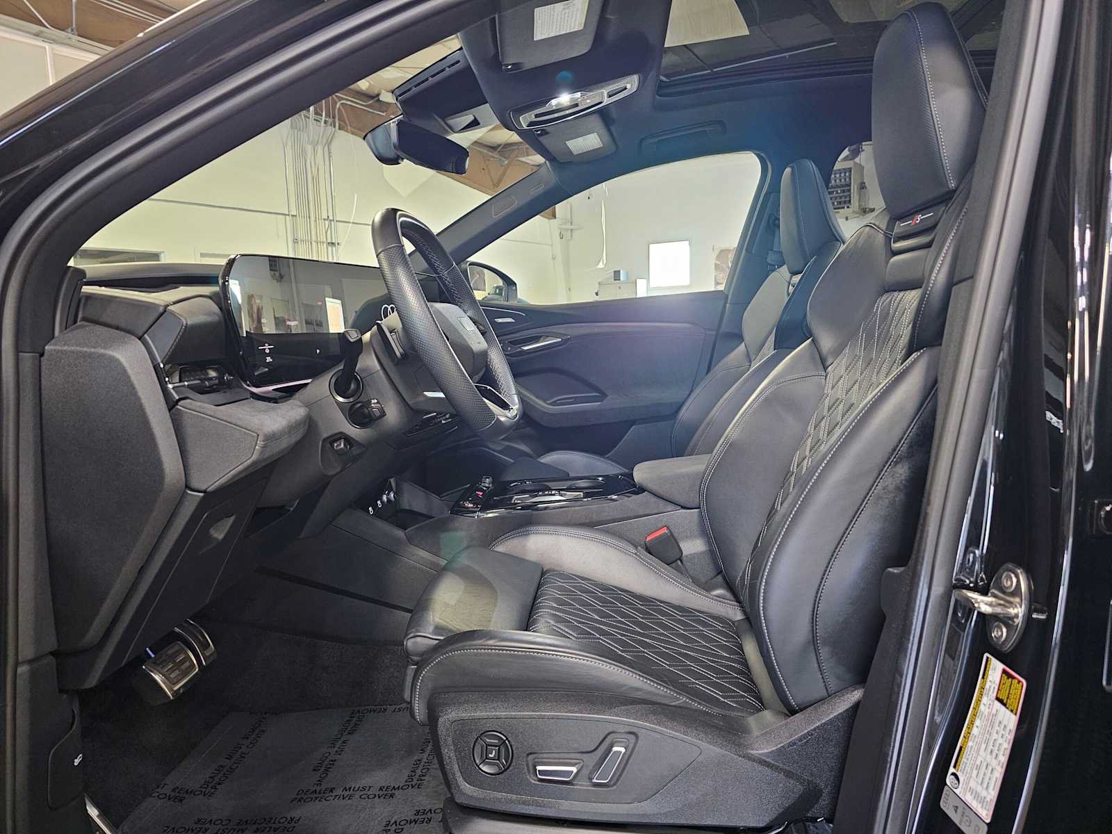 Used 2025 Audi SQ6 e-tron Prestige AWD/4WD image 22