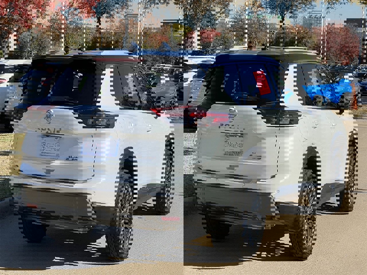 Certified 2025 Nissan Rogue SL w/ Tech Package image 4