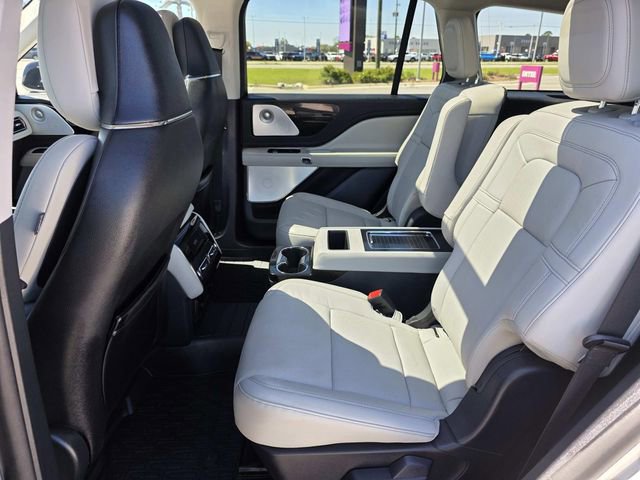 Certified 2025 Lincoln Aviator Reserve w/ Equipment Group 201A image 8