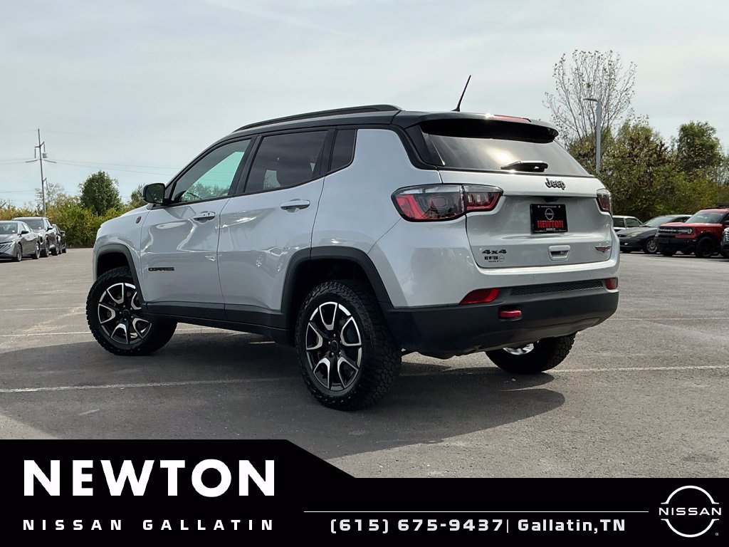 Used 2025 Jeep Compass Trailhawk AWD/4WD image 24