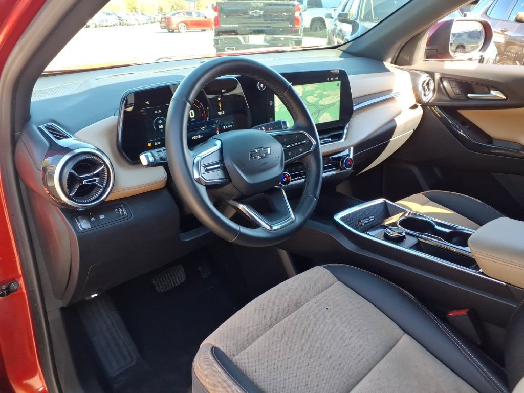 Certified 2025 Chevrolet Equinox ACTIV w/ Convenience Package III FWD image 11
