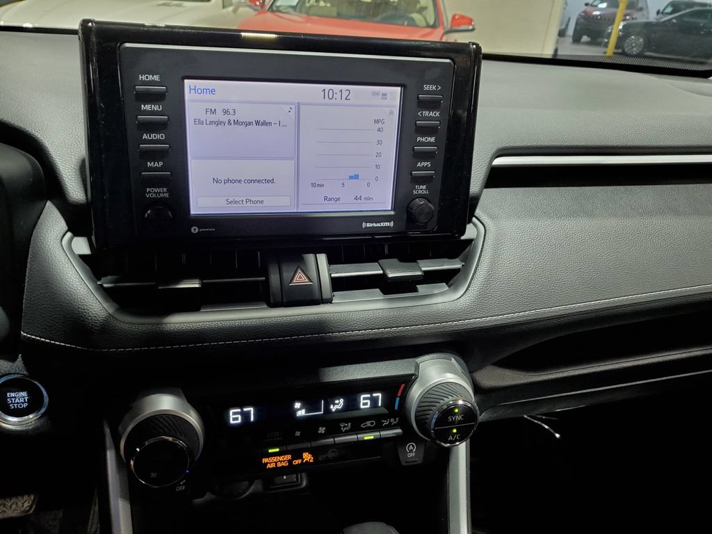 Used 2020 Toyota RAV4 XLE AWD/4WD image 25