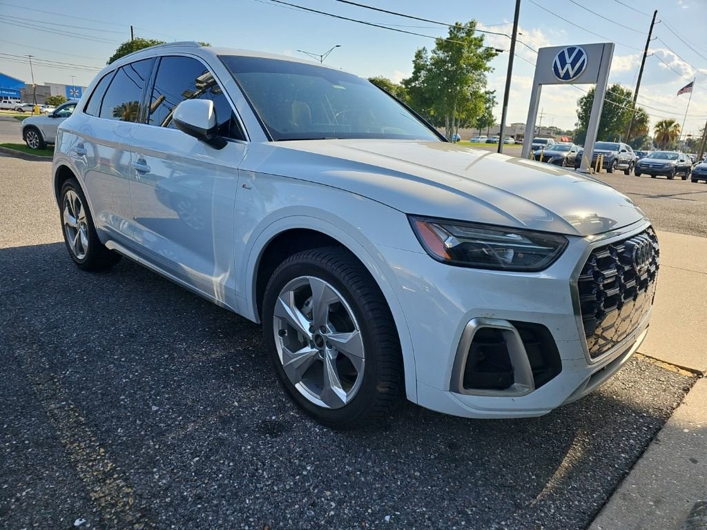 Used 2022 Audi Q5 2.0T Premium Plus w/ Premium Plus Package AWD/4WD image 3