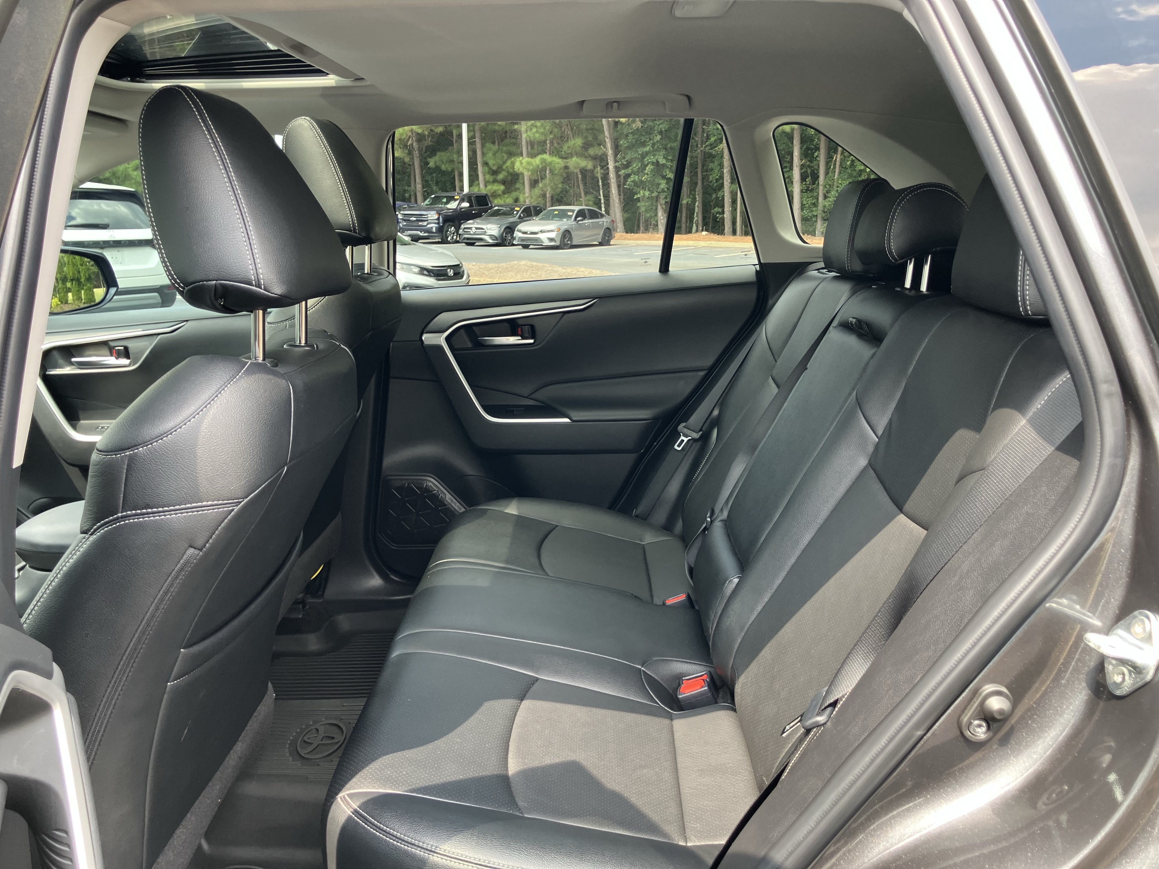 Used 2023 Toyota RAV4 XLE w/ Convenience Package FWD image 31