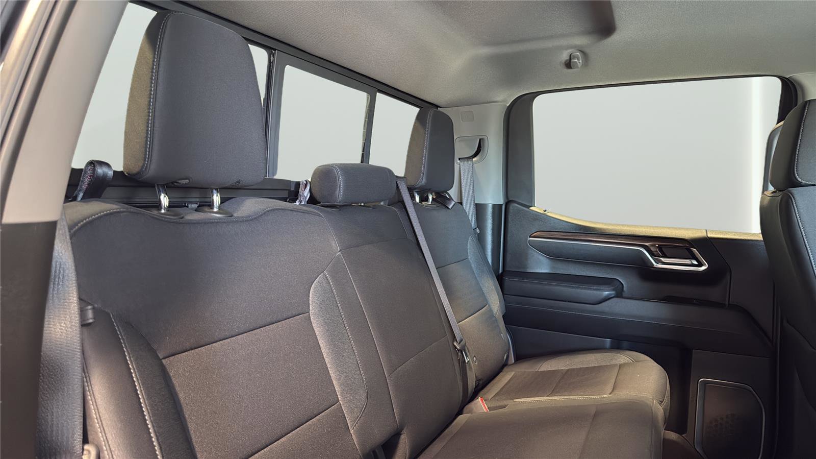 Used 2025 Chevrolet Silverado 1500 LT Trail Boss w/ Convenience Package II AWD/4WD image 15